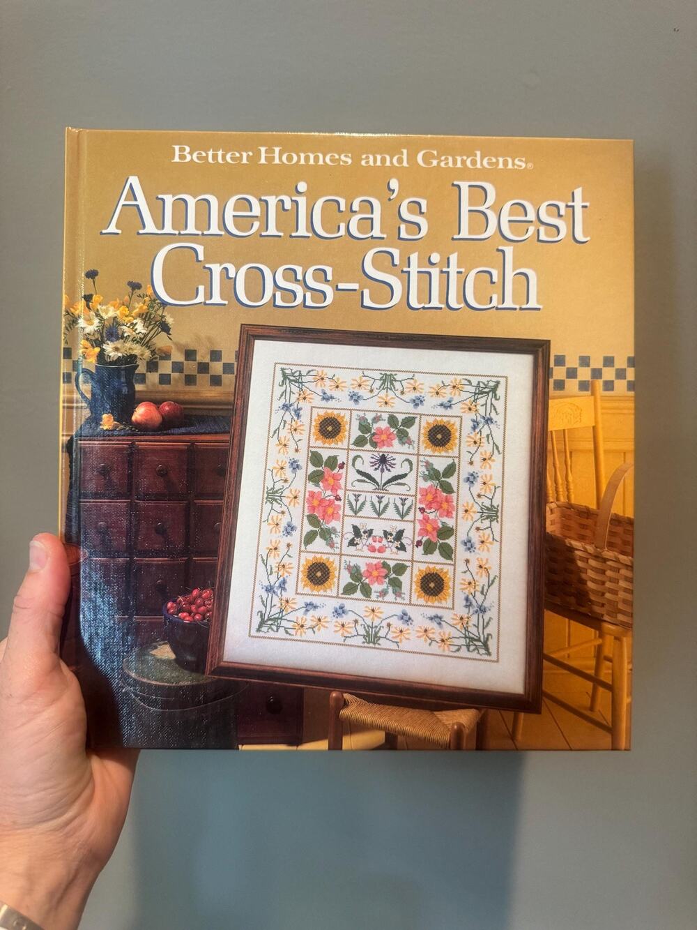 1980s Better Homes Gardens Americana Cross-Stitch Sampler Book (Hardcover)